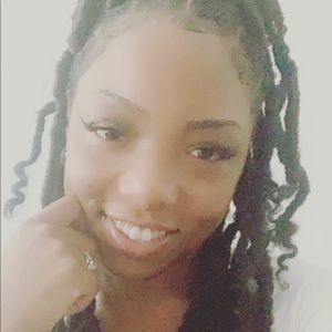 Meet your Posher, Simone